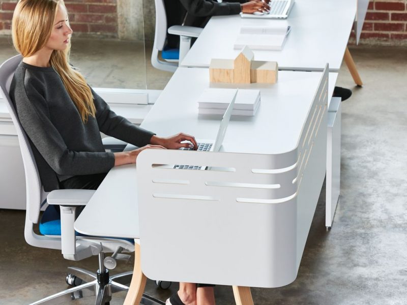Low-upStage-with-Zones-Corner-Desk-Edge-Screens